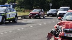 El percance entre los tres turismo se produjo en Carn�s.