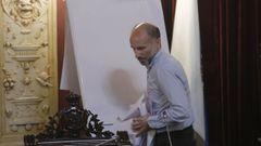 Jácome en la rueda de prensa que ofreció para dar explicaciones por los audios, que ahora revelan tratos con una constructora para darle obras a cambio de dinero y pisos