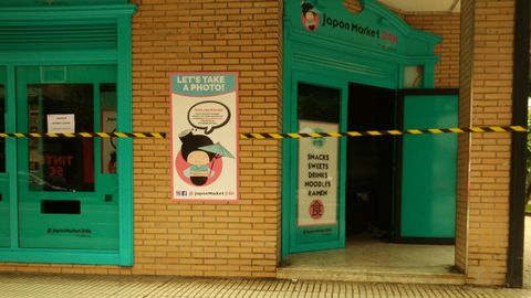 El local con las máquinas expendedoras de productos japoneses, en Pérez de Ayala