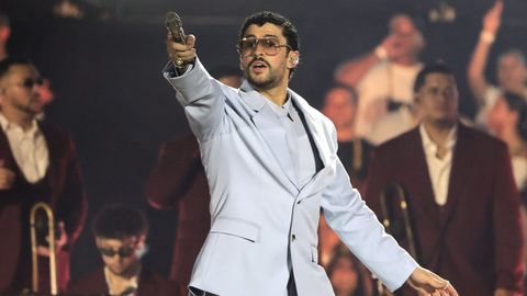 Bad Bunny durante su pen&uacute;ltimo concierto de la gira 'Deb&iacute; tirar m&aacute;s fotos' en San Juan, Puerto Rico