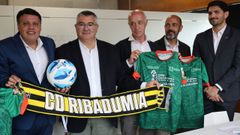 La comitiva mexicana visit� este martes la sede de la Mancomunidade do Saln�s en Cambados