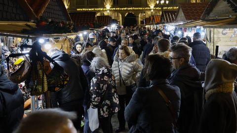 �xito de p�blico en el mercadillo de Navidad de Mar�a Pita