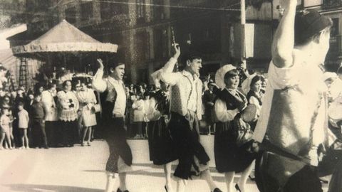 Danza del Portal, en Villaviciosa, en el ao 1965