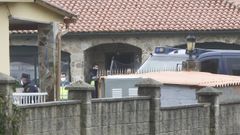 La Polic�a en pleno registro antidrogas en el campamento del Moracho