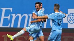 Villa celebra uno de sus dos goles al Toronto