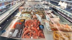 Productos del mar congelados en un expositor