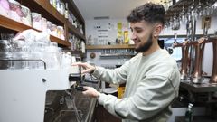 En Cai�n, bares como el Furna Atl�ntica (en la foto, ayer) ya trabajan con los precios actualizados