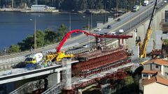 Trabajos de encofrado llevados a cabo en las obras de ampliaci�n del�puente de Rande