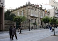 El edificio se sit�a en un emplazamiento privilegiado en el coraz�n urbano de Ourense. 