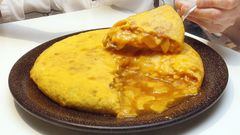 La tortilla al estilo de Betanzos es un plato reconocido en toda Espaa