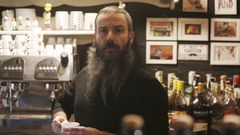 Xabi Barral, due�o de La Barber�a, uno de los nuevos establecimientos distinguidos con Solete en A Coru�a.