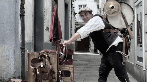 Csar Freiria dlle vida  Ce Orquestra Pantasma.