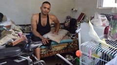 AMohamed le dispararon mientras combatía en Alepo y se quedó sin una pierna.