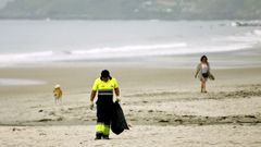La playa de Patos, en Nigran, en la ma�ana de San Xo�n