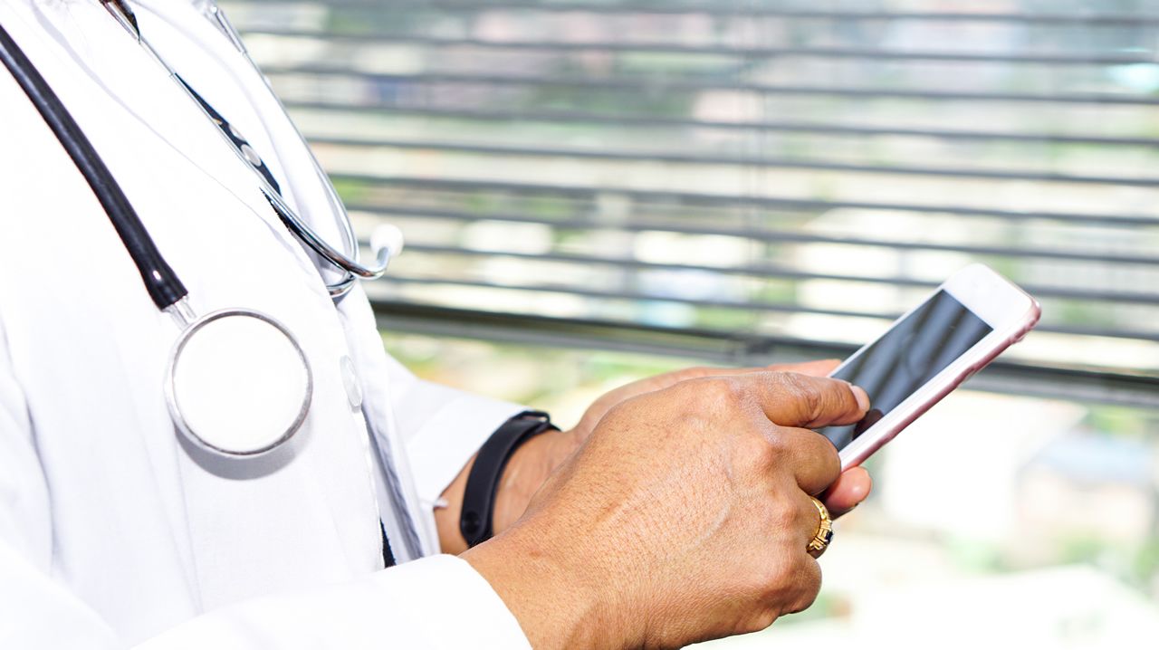 La IA médica creada en Galicia que quiere acabar con el «doctor Google»