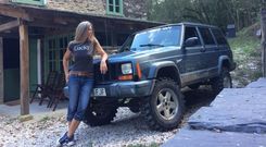 Claudia Frantzen, que domina cuatro idiomas, se estableci� y mont� su negocio en Galicia hace ocho a�os