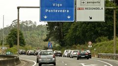 Siguen las retenciones en el acceso al centro de vacunaci�n instalado en el Ifevi de Vigo