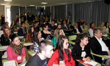 Garc�a Mira, a la derecha, en el instituto Pedra da Aguia, en las jornadas YPAD.