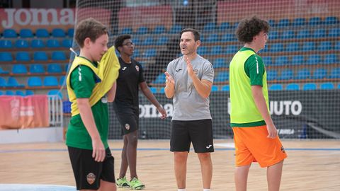 Javier Pardeiro sigue al frente del cadete masculino del Burela FS