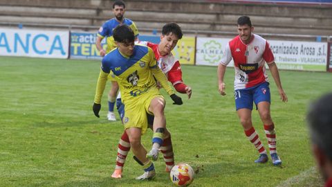 Imagen del derbi del pasado domingo entre el Arousa y el Juventud Cambados en A Lomba