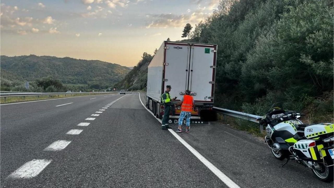 Interceptan a un camionero en la A-52 que quintuplicaba la tasa de ...