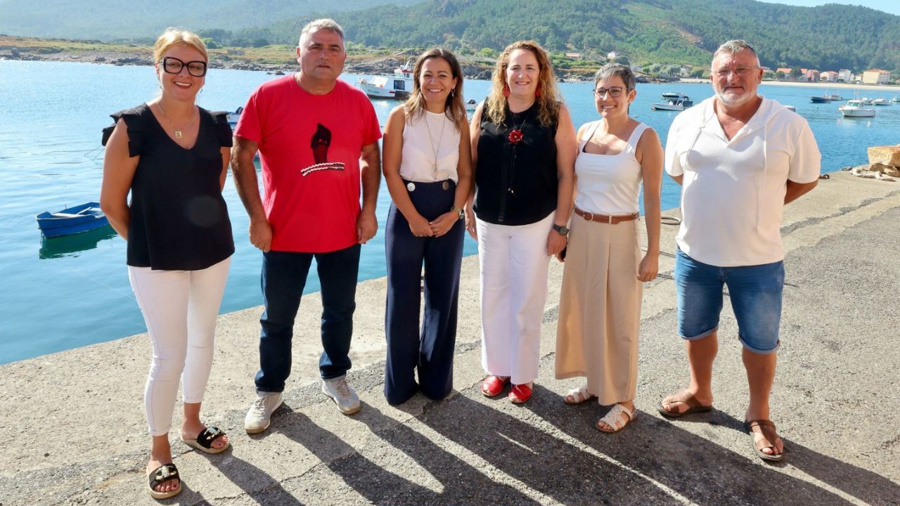 La conselleira do Mar se reúne con representantes de la cofradía de Camelle
