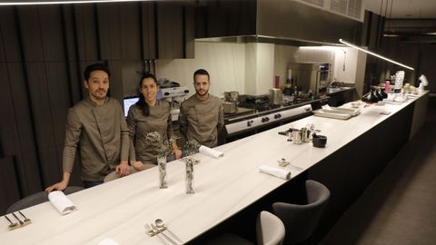 Estefan�a Colmeiro y Ux�o Fern�ndez, propietarios de Con Culler, en Santiago