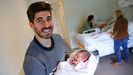 Iago estrena el nuevo permiso de paternidad por 16 minutos