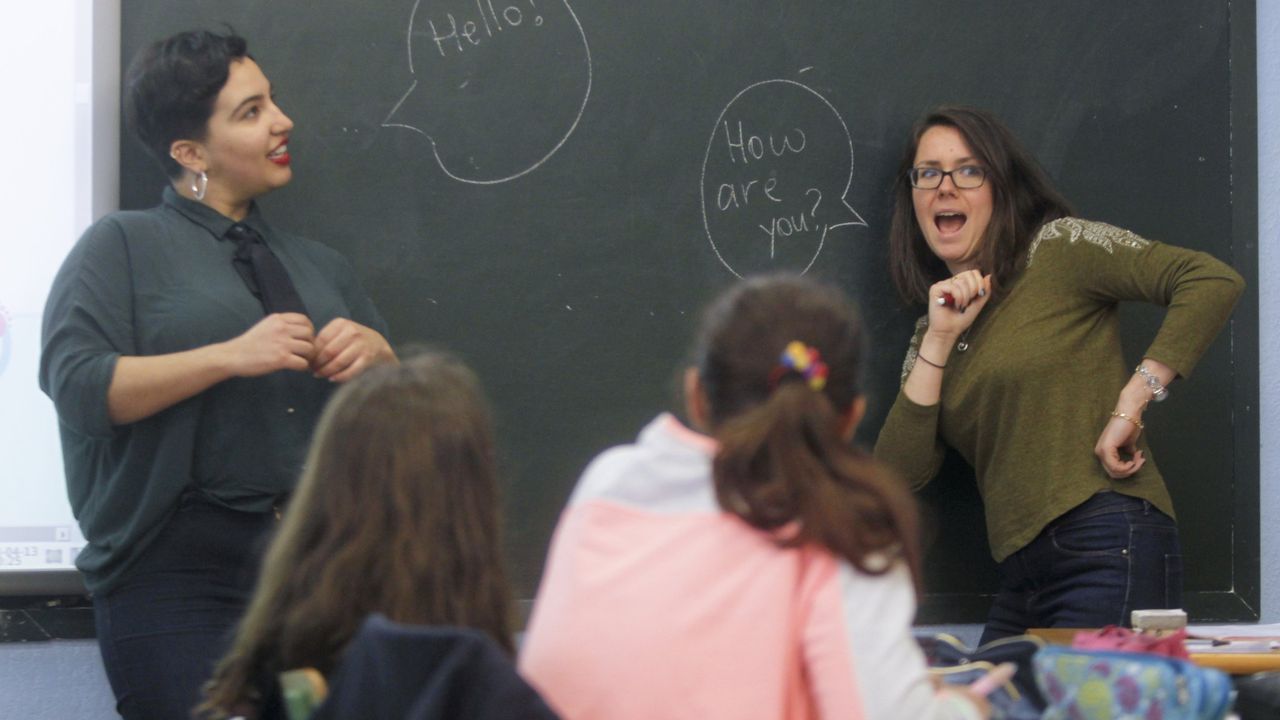 El Gobierno estudia gestionar directamente a los auxiliares de conversación en la convocatoria del 2027 como pidió Galicia