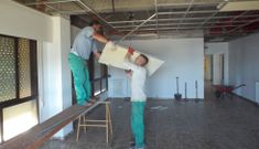 El desmantelamiento empez� por los falsos techos y seguir� con la eliminaci�n de tabiques.
