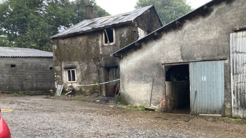 Estado en el que qued la vivienda tras el incendio de este mircoles de madrugada