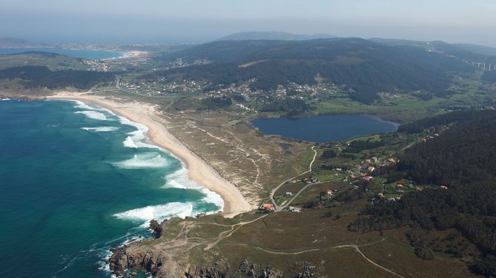 Vista a�rea de la playa de Doni�os y su laguna