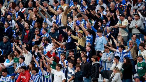 Aficionados del Deportivo en Riazor durante un partido de la pasada temporada