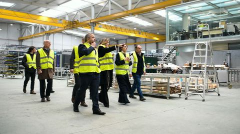 La conselleira Mara Jess Lorenzana, en la empresa Inasus, en el polgono de Laln