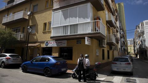 Una mujer de 76 años ha fallecido este viernes en una vivienda (en la imagen) de Fuengirola a manos de su pareja, un hombre de 75 años.