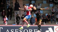 Acci&oacute;n en el &uacute;ltimo partido del Arousa en A Lomba, la semana pasada frente al R&aacute;cing Vilalb&eacute;s.