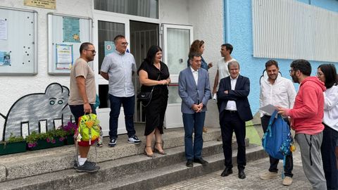 Román Rordríguez supervisó las obras de mejora del colegio Xuvencos en Boborás