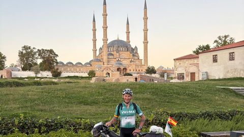 Arturo Piñeiro inició el recorrido con su inseparable bicicleta en Estambul el pasado 14 de septiembre