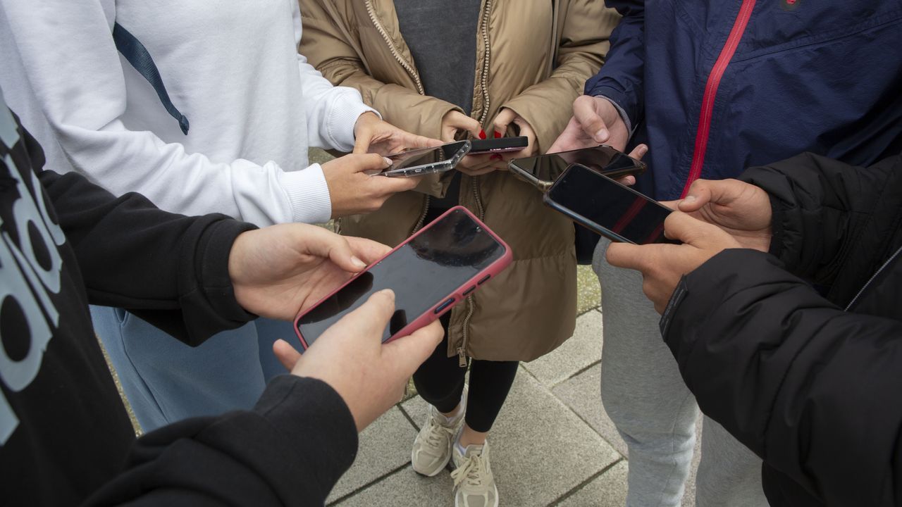 La Xunta formará en violencia digital a los agentes sociales que atienden a las víctimas