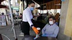 Los sanitarios inciden en la conveniencia de utilizar mascarillas en los espacios p�blicos