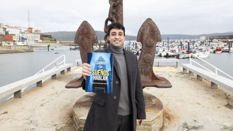 Asier Fraga, con su obra