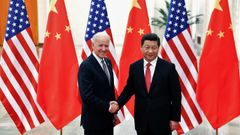 El presidente chino, Xi Jinping, con Joe Biden en el 2013, cuando este era vicepresidente de EE.UU.