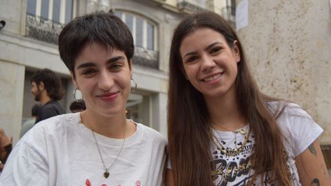 Paula y Celia.