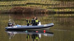 Una b�squeda con s�nar y buceadores del desaparecido Emilio Pintor realizada la semana pasada en el Mi�o