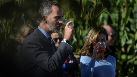 Los Reyes entregaron el Premio al Pueblo Ejemplar de Asturias, que este ao ha recado en la aldea de Poreu, en el concejo de Villaviciosa