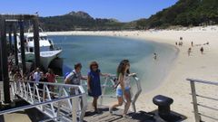 Imagen de archivo de desembarco de viajeros en el muelle de Rodas, en las C�es