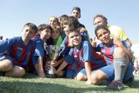 El plantel del Esteirana super� en la final al Noia por 2-1.