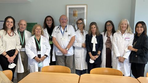 Voluntarias y directivas de la AECC se reunieron con la gerente del �rea, Fernanda L�pez, y el responsable de Paliativos, Marcelino Mosquera