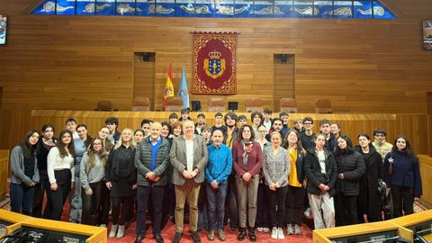 El alcalde y la edila Roc�o P�rez, con los j�venes