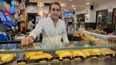 Jos Manuel, propietario del bar Niza, en la calle Progreso de Ourense